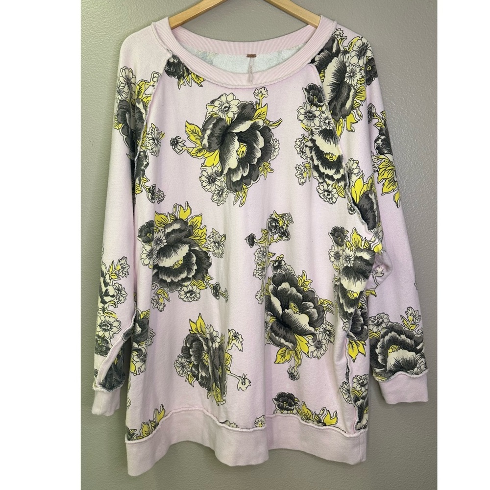 Free People Go On Get Floral Oversized Crewneck Sweatshirt Soft Pink Yellow Gray - Picture 2 of 7